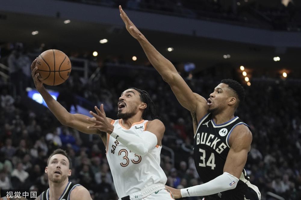 梁文锋老家房前屋后进行整修，路变宽敞，开车回来可以停家门口了.